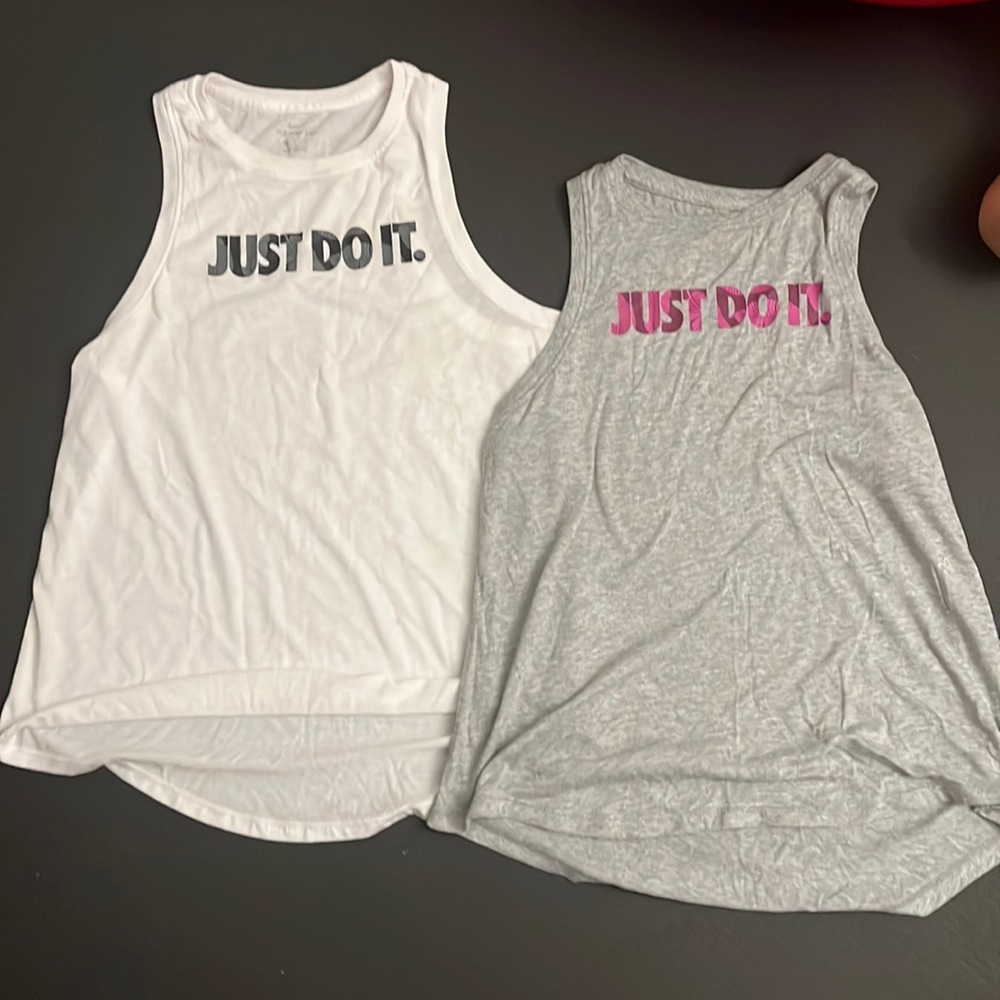 Nike workout tops